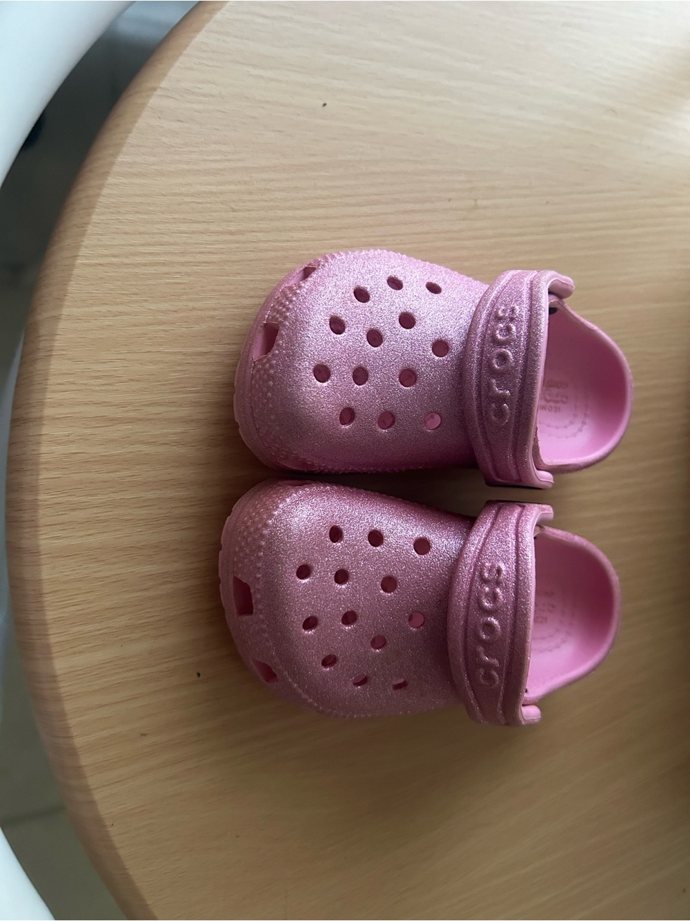 CROCS Toddler Girl size 6c in Sparkling Pink